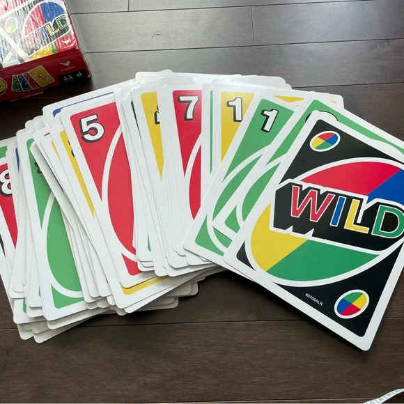 Oversized Uno Cards - Picture 3 of 5